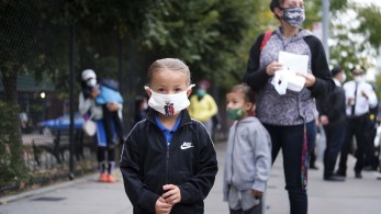 Νέα Υόρκη: Έρχονται πρόστιμα για όσους δεν φορούν μάσκα