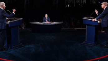 «Χαζός» εναντίον «κλόουν»: Σκληροί χαρακτηρισμοί μεταξύ Τραμπ-Μπάιντεν