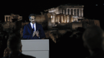 Μητσοτάκης: Το φως του 21ου αιώνα αγκαλιάζει την Ακρόπολη (vid)