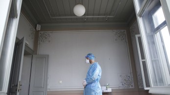 Κορωνοϊός: 113 κρούσματα με μέσο όρο ηλικίας τα 37 έτη στην Καστοριά