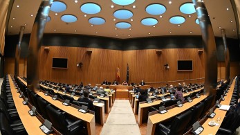 Δικαστήριο «μπλοκάρει» τα περιοριστικά μέτρα στην περιφέρεια της Μαδρίτης