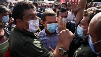 Πέταξαν νερά και καφέδες στον Τσίπρα