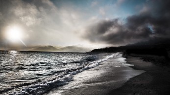 Καιρός: Επιδείνωση με ισχυρές βροχές, καταιγίδες και χαλάζι-Άνοιξαν οι ουρανοί στην Κρήτη