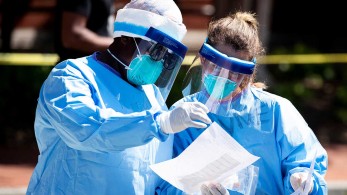 Στο έλεος του κορωνοϊού η Ευρώπη: Ξεπερνούν τους 250.000 οι νεκροί