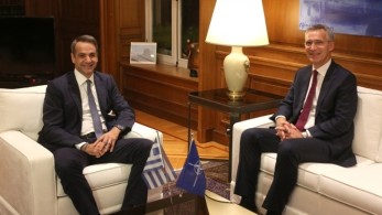 Στην Αθήνα ο Στόλτενμπεργκ – Συναντήσεις με Μητσοτάκη και Δένδια