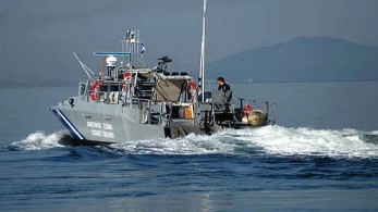 Έρευνες για τον εντοπισμό μέλους πληρώματος δεξαμενόπλοιου που έπεσε στη θάλασσα