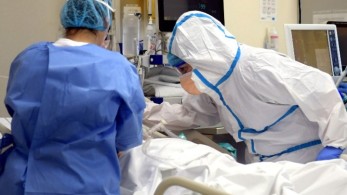 Κορωνοϊός: Κατέληξε 81χρονη – 420 οι νεκροί στην Ελλάδα