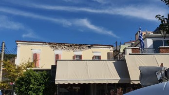 Σεισμός – Σάμος: Μεγάλες ζημιές σε Βαθύ και Καρλόβασι