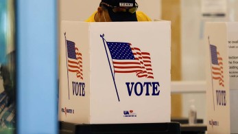 Αμερικανικές εκλογές – Live αποτελέσματα: Η μάχη Τραμπ – Μπάιντεν ψήφο – ψήφο