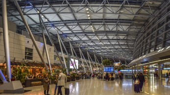 EE: Προς περιορισμό των μη αναγκαίων ταξιδιών στην Ευρώπη