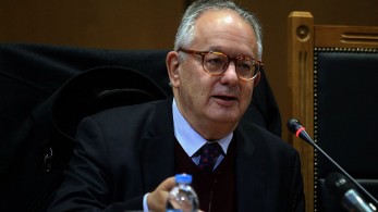 Χαστούκι Αλιβιζάτου σε όσους φλερτάρουν με την παρανομία