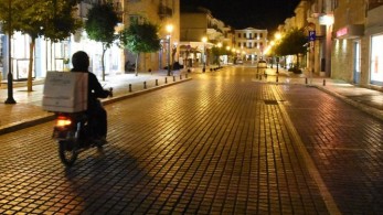 Συνεχίζεται το delivery και το take away από τις 21.00 έως τις 05.00