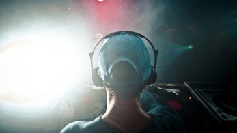 Κορωνοϊός: Εισηγήσεις ειδικών για μείωση ωραρίου σε εστίαση και διασκέδαση