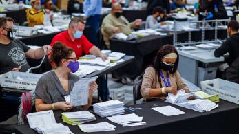 Δημοκρατικοί και Ρεπουμπλικάνοι καλούν τον Τραμπ να αναγνωρίσει το εκλογικό αποτέλεσμα