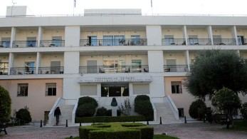 Είκοσι τα θετικά κρούσματα σε γηροκομείο του Πειραιά