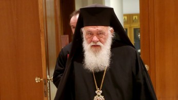 Ιερώνυμος για επίθεση σε ελληνορθόδοξο ιερέα στη Λυών: Ξεπερνάει την ανθρώπινη λογική αυτή η φρίκη