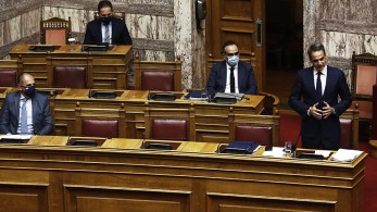 Δίχως έλεος το σφυροκόπημα Μητσοτάκη κατά Τσίπρα (video)