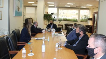 Συνεργασία της Περιφέρειας Αττικής με το Μετσόβιο για τη διασύνδεση της έρευνας με την επιχειρηματικότητα