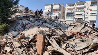 Τουρκία: 42 νεκροί και 896 τραυματίες από τον σεισμό