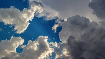 Συννεφιασμένος ο καιρός σήμερα Πέμπτη-Πού θα βρέξει