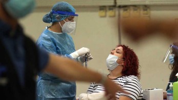 Κορωνοϊός: 2.384 νέα κρούσματα, 41 θάνατοι και 263 διασωληνωμένοι