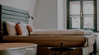 Ανοιχτά ξενοδοχεία αλλά χωρίς πελάτες