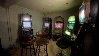 Εντοπίστηκε «μίνι – καζίνο» στο κέντρο της Αθήνας – Τέσσερις συλλήψεις