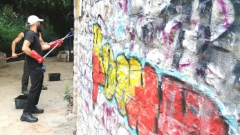 Αντιγκραφιτι από τον Δήμο Αθηναίων σε Ακαδημία Πλάτωνος-Κολωνό