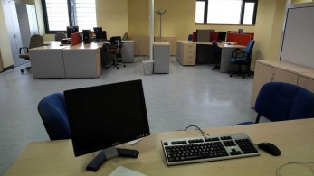Σε ημιαργία το Δημόσιο λόγω πανδημίας