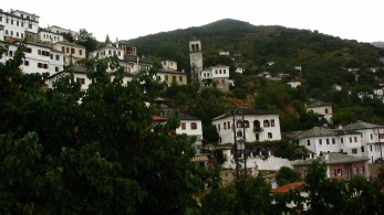 Κορωνοπάρτι σε βίλα στο Πήλιο