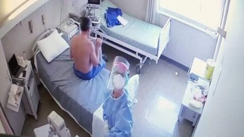 Νοσηλεύτρια-εθελόντρια: “Γιατί αφήνω πίσω την κόρη μου, γονείς και συναδέλφους”