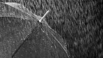 Βροχερός ο καιρός σήμερα-Ισχυροί άνεμοι στο Αιγαίο