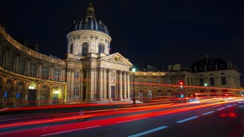 Κορωνοϊός: «Ανοίγουν» Γαλλία και Βρετανία