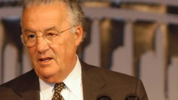 Πέθανε ο Ελληνοαμερικανός πρώην γερουσιαστής Πολ Σαρμπάνης