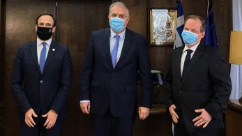 Συνεργασία Θεοδωρικάκου – Καραμανλή για τα σχολεία και τα δημόσια κτίρια