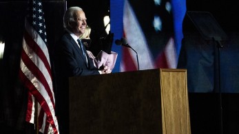 Το σώμα των εκλεκτόρων επικύρωσε τη νίκη Μπάιντεν