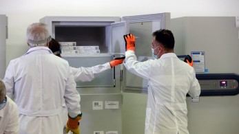 Επιπλέον 83.850 δόσεις του εμβολίου της Pfizer σήμερα στην Αθήνα