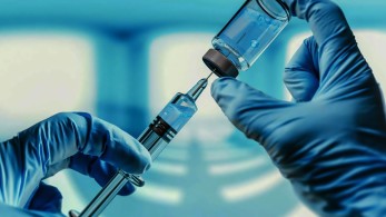 Mία νοσηλεύτρια και ένας ηλικιωμένος οι πρώτοι που θα εμβολιαστούν στην Ελλάδα