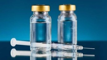 Εμβόλιο AstraZeneca: 80% αποτελεσματικότητα όταν μεσολαβούν 3 μήνες ανάμεσα σε 1η και 2η δόση