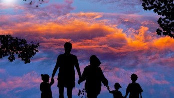 Οικογένεια και Ένοπλες Δυνάμεις εμπιστεύονται οι Έλληνες