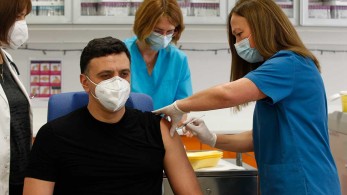 Κικίλιας μετά τον εμβολιασμό του: “Είναι ζήτημα ζωής και στάση ζωής”