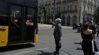 Κορωνοϊός: Σταθερά πρώτες Αθήνα και Θεσσαλονίκη στα κρούσματα