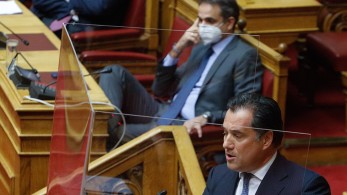 Βουλή: Στήριξη Μητσοτάκη σε Άδωνι