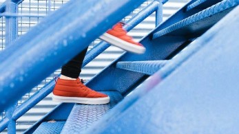 Πώς θα καταλάβετε αν έχετε υγιή καρδιά: Κάντε το “τεστ της σκάλας”