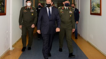 Επίσκεψη Παναγιωτόπουλου στα Στρατιωτικά Νοσοκομεία (pic)