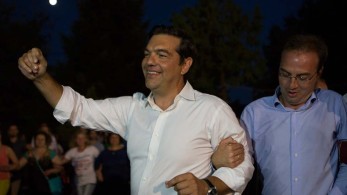 Άρες μάρες κουκουνάρες από τον Αλέξη για την βίλα του Σουνίου