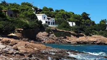 Όλη η αλήθεια που έκρυψε ο Τσίπρας για τη βίλα στο Σούνιο