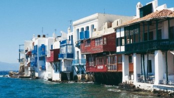 Μύκονος: Κλείνουν από τώρα πάρτι σε βίλες για το Πάσχα!