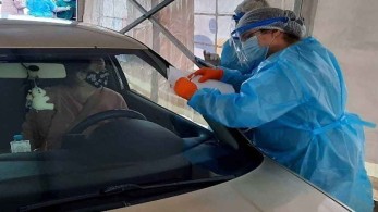 Τι έδειξαν τα rapid test που έκανε σήμερα μέσα από το αυτοκίνητο ο ΕΟΔΥ