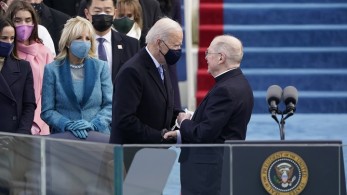 Ο Τζο Μπάιντεν ορκίστηκε 46ος πρόεδρος των ΗΠΑ – Και επίσημα στο Λευκό Οίκο